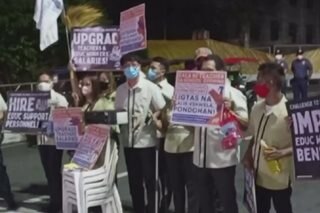 Grupo ng guro nag-rally sa unang araw ng balik-eskwela