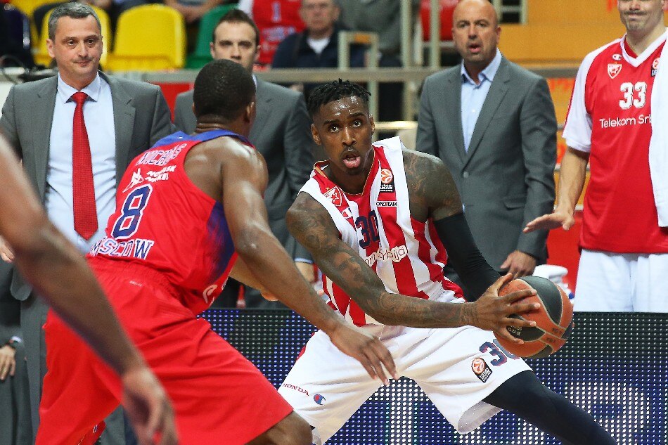 Quincy Miller (R) of Belgrade in action against CSKA Moscow's Demetris Nichols (L) during the Euroleague playoff basketball match between CSKA Moscow and Crvena Zvezda Telecom Belgrade in Moscow, Russia, 12 April 2016. File photo. Maxim Shipenkov, EPA