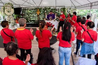 Bongbong, supporters pay tribute to Marcos Sr.