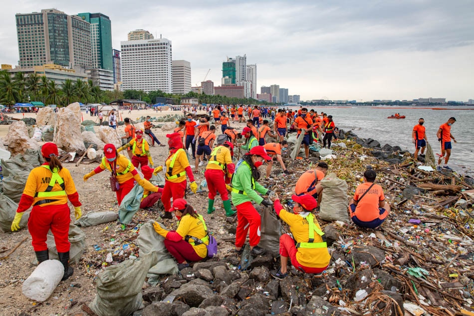 Bali's 'Biggest-Ever Beach Clean Up' clears an estimated 40 tons of garbage  from across the island | Coconuts