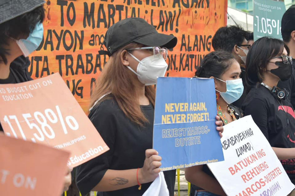 Activists vow to &#39;never forget&#39; martial law abuses 3