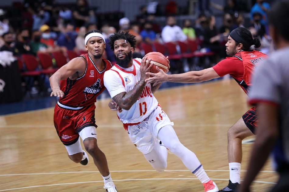 Bay Area guard Myles Powell drives against the defense of Blackwater during their elimination round game in the 2022 PBA Commissioner's Cup at the Mall of Asia Arena on September 21, 2022. PBA Images. 