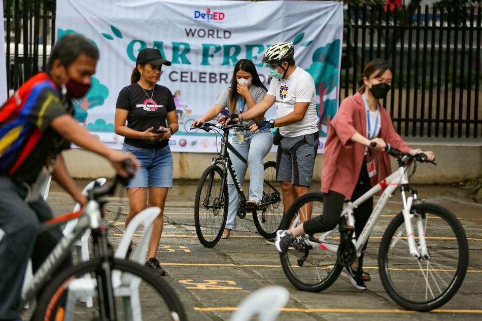 DepEd holds bike clinic on World Car-free Day