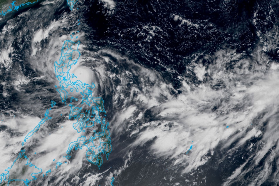 Super Typhoon Karding approaches northern Quezon