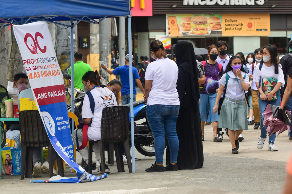  A pop-up COVID-19 vaccination site under Barangay Culiat's health center offers booster shots in Quezon City on September 5, 2022. Mark Demayo, ABS-CBN News/file