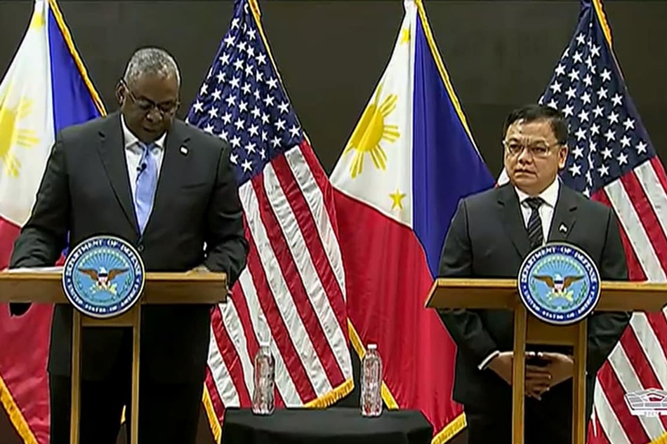 Defense secretaries Lloyd Austin (US) and Jose Faustino Jr. (Philippines) hold a joint press conference in Honolulu, Hawaii, on Sep. 30, 2022. Department of National Defense handout