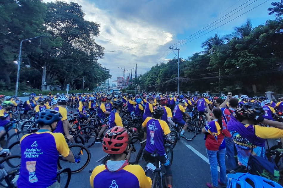More Than 1 000 Cyclists Bike For Renewable Energy ABS CBN News