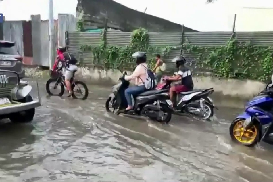 Scattered rain showers flood Valenzuela, keep employees from work | ABS ...