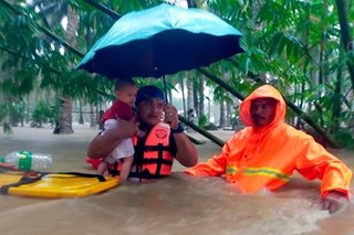 Paeng floods in Leyte force evacuations