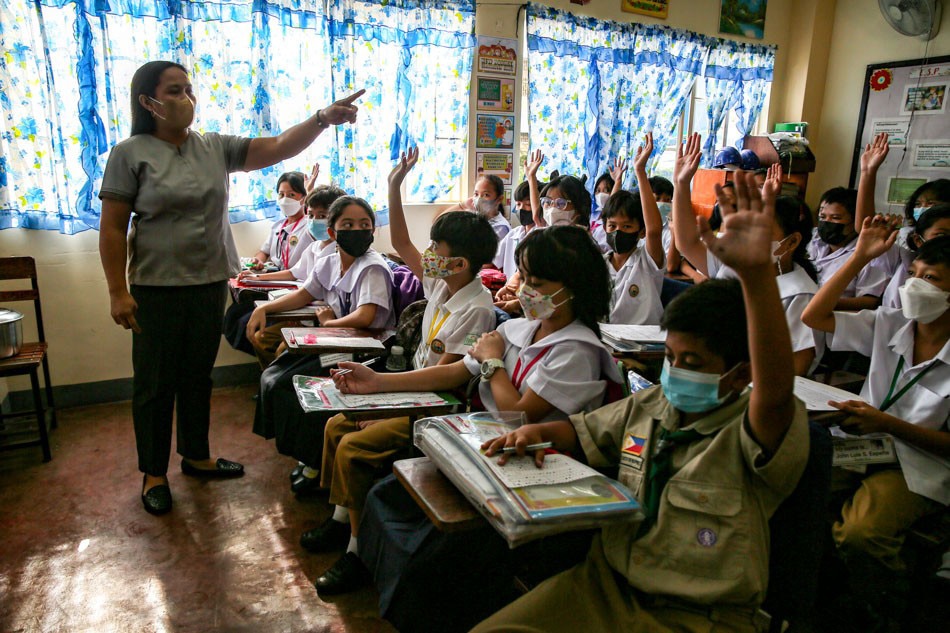 Almost All Public Schools Now Hold In Person Classes For 5 Days Deped Abs Cbn News 7832