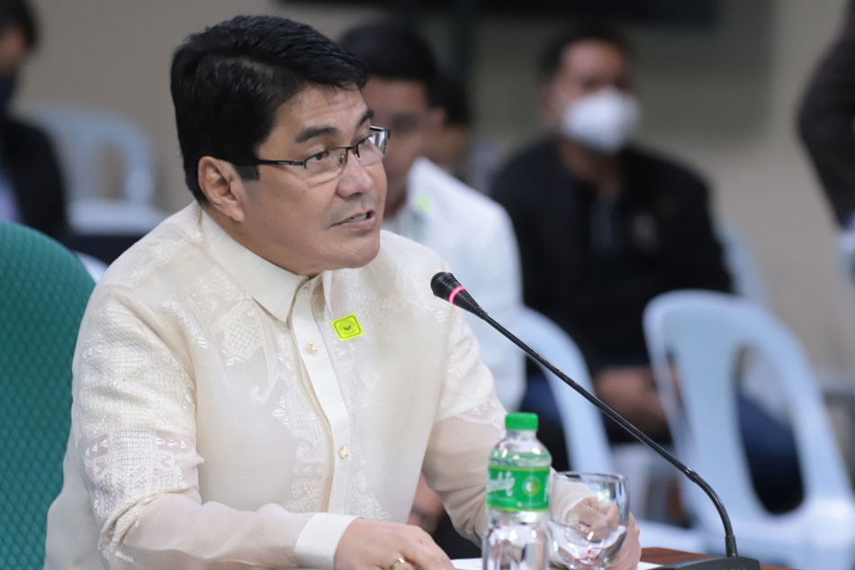 Due to issues surrounding his citizenship and pending libel case before the Supreme Court, the Commission on Appointments' Committee on Labor, Employment, Social Welfare and Migrant Workers on Tuesday, November 22, 2022 defers the ad interim appointment of former journalist Erwin Tulfo as secretary of the Department of Social Welfare and Development. Bibo Nueva España/Senate PRIB
