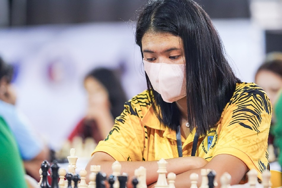 Josemier Panol เป็นหนึ่งในผู้ชนะ UST ในรอบที่ 5 ของ UAAP Season 85 Women's Chess Championships  ยูเอพี มีเดีย