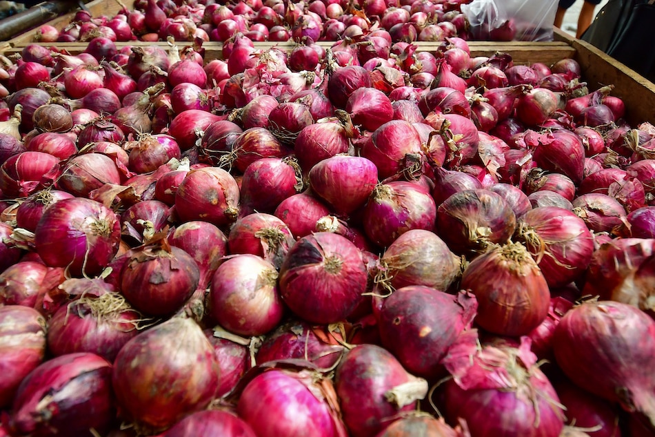 Red onions for sale in a market in Manila on October 12, 2022. Higher food prices pushed inflation to hit 7.7 percent in October. Mark Demayo, ABS-CBN News 