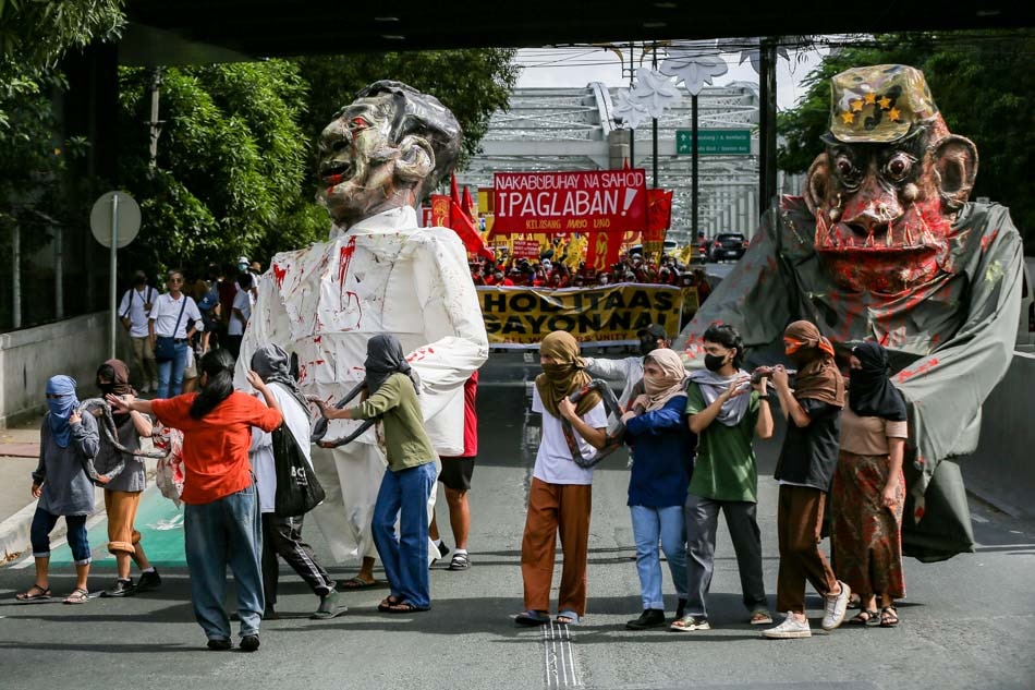 Workers protest on Bonifacio Day