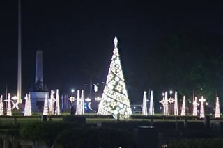 Christmas lights installations sa Rizal Park, agaw-pansin