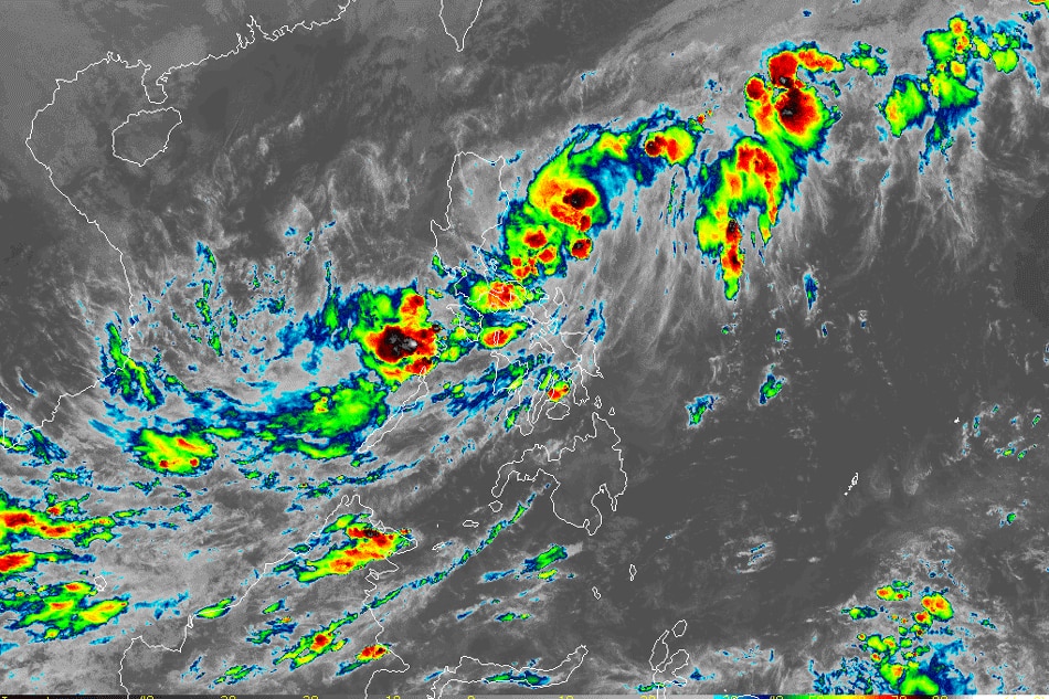 'Rosal' maintains strength over Philippine Sea