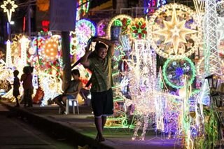 Demand for lanterns grows, as Christmas nears