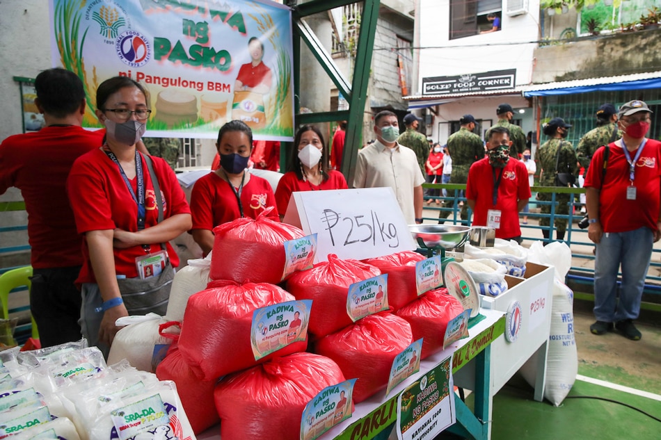 Residents line up for low-cost rice, sugar and other produce during the launching of Kadiwa ng Pasko with President Ferdinand Marcos, Jr. in Barangay Addition Hills, Mandaluyong City on November 16, 2022 Jonathan Cellona, ABS-CBN News