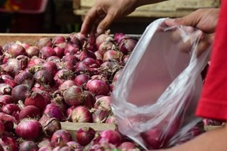 Salceda: Onion prices to go down to P50 a kilo
