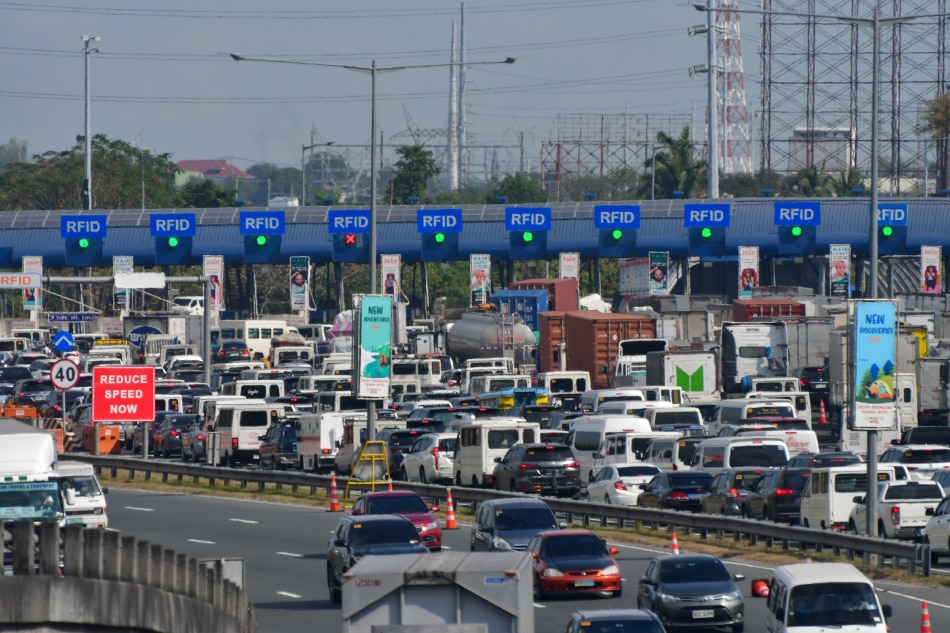 Traffic builds up at the Bocaue Toll Plaza along the North Luzon Expressway on Holy Wednesday March 31, 2021. Mark Demayo, ABS-CBN News/File