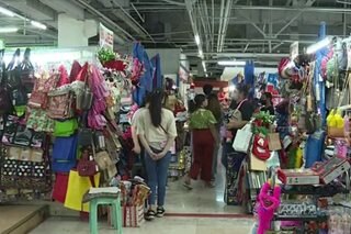Last minute Christmas shoppers dagsa sa Cubao, QC