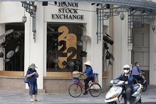 Vietnam reports strong economic growth of 8 percent