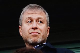 Abramovich suffers suspected poisoning, report says