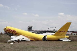 Cargo plane splits in 2 after crash landing in Costa Rica