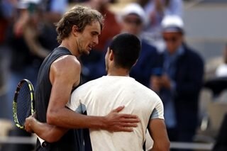 Zverev downs Alcaraz to reach French Open semi-final