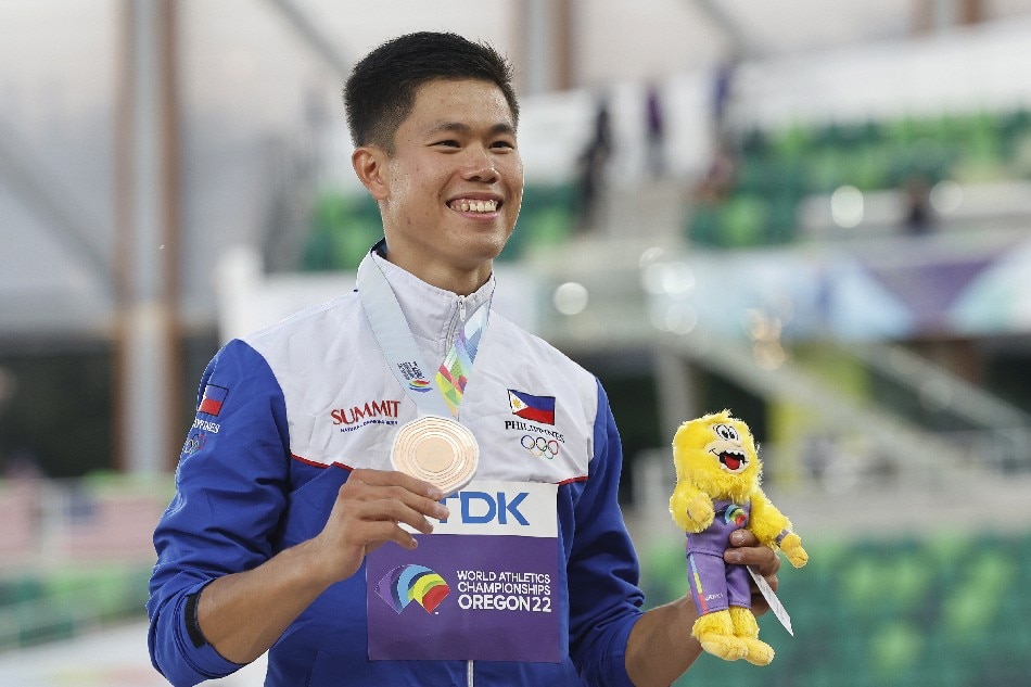 Ernest John Obiena of the Philippines celebrates his bronze during the medal ceremony for the Men's Pole Vault Final at the World Athletics Championships Oregon22 at Hayward Field in Eugene, Oregon, USA, 24 July 2022. John G. Mabanglo, EPA-EFE.