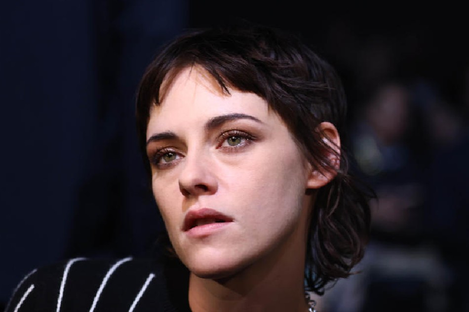 Kristen Stewart stars at Chanel show | ABS-CBN News