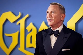 Bond star Daniel Craig receives same medal as 007