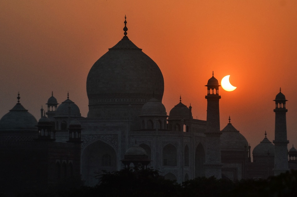 Taj Mahal during the solar eclipse ABSCBN News