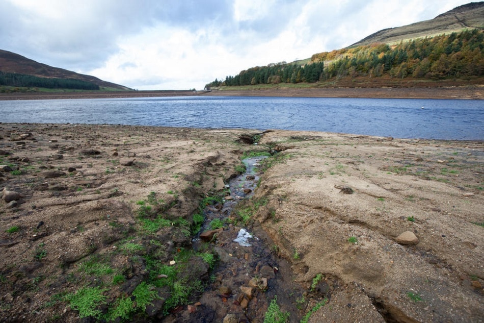 Water levels remain low after a hot, dry summer at Dovestones Reservoir in Oldham, Britain, on October 26, 2022. Adam Vaughan, EPA-EFE