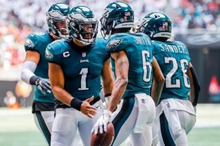 Hurts inspires unbeaten Eagles while Vikings march on