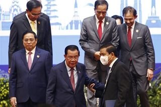 Hun Sen hands out Cambodian-made watches to summit VIPs