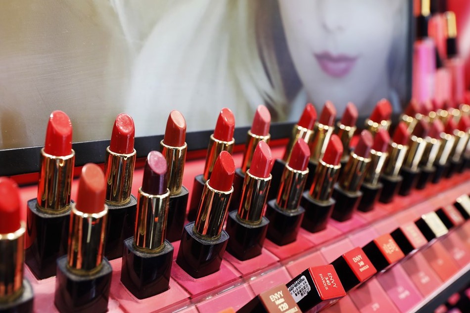 2016 in review: The Estée Lauder Companies – buy, buy, buy - Global  Cosmetics News