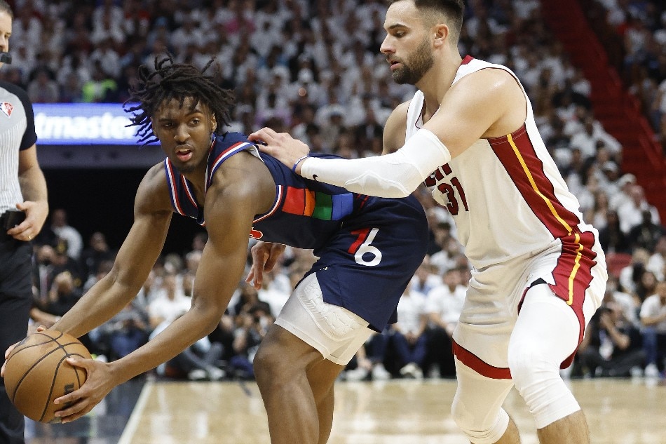 Tyrese Maxey out for multiple weeks with a foot fracture / News 