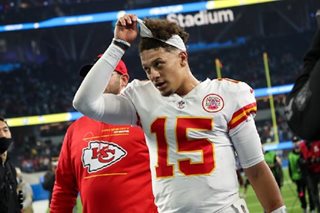 Chiefs advance to NFL playoffs; Cowboys denied in OT