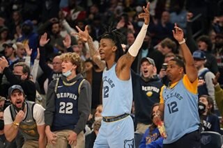 Grizzlies pull away from Warriors to win 10th straight