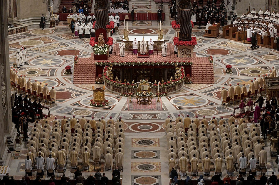 A general view of the interior of Saint Peter's Basilica during a Mass for the Feast of Epiphany led by Pope Francis at the Vatican January 6, 2022. Picture taken January 6, 2022. Vatican Media handout via Reuters