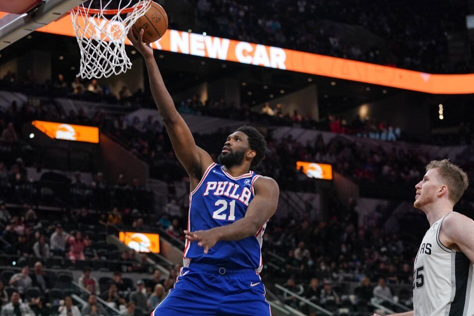 Philadelphia 76ers center Joel Embiid (21) shoots in the second half against the San Antonio Spurs at the AT&T Center. Daniel Dunn, USA TODAY Sports/Reuters.