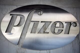 Pfizer launches trial of omicron-targeted COVID vaccine