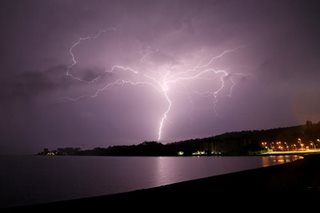 US lightning bolt leaps into record books at 768 km long