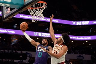 NBA: Cavaliers squander lead before edging Hornets