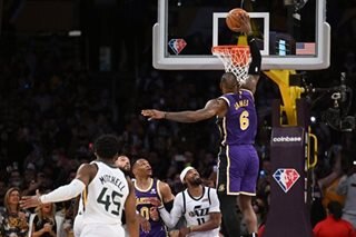 Anthony Davis exits injured, but Lakers rally past Jazz