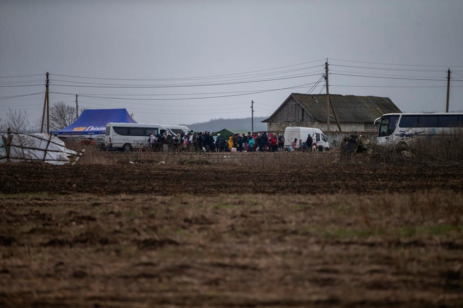 People fleeing Ukraine arrive at a refugee camp near Palanca Village, some three kilometers from the Moldova-Ukraine border, Moldova, 07 March 2022. DUMITRU DORU, EPA-EFE