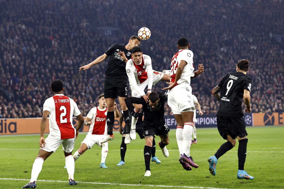 Jurrien Timber of Ajax, Lisandro Martinez of Ajax, Jan Vertonghen of SL Benfica, Edson Alvarez of Ajax, Nicolas Otamendi of SL Benfica, Sebastien Haller of Ajax, Darwin Nunez or SL Benfica during the UEFA Champions League round of 16 soccer match between Ajax Amsterdam and Benfica Lisbon at the Johan Cruijff ArenA in Amsterdam, Netherlands, 15 March 2022. Maurice Van Steen, EPA-EFE.