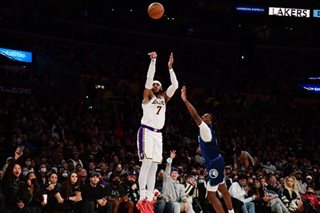 Lakers outrebounded but manage to knock off T-Wolves