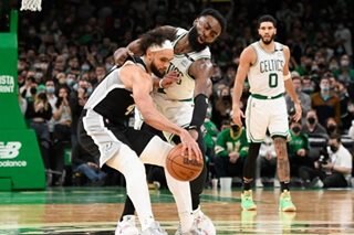 NBA: Spurs end four-game skid by edging Celtics